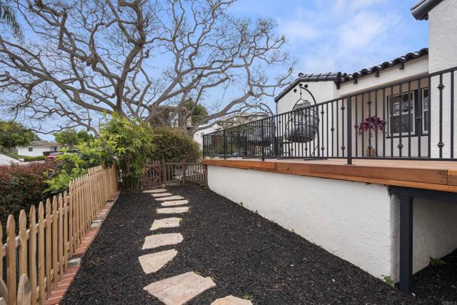 3710 Milan Street, Point Loma CA: https://media.crmls.org/mediaz/2429f1c2-db2c-4493-b617-d01f2f4b52d3.jpg