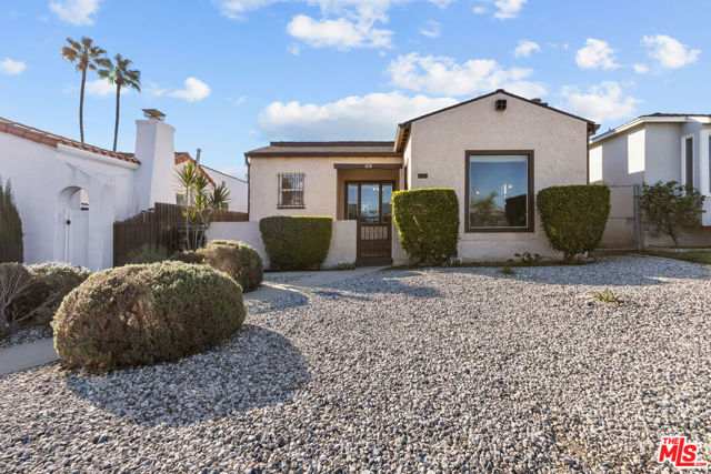 618 W 111th Place, Los Angeles CA: https://media.crmls.org/mediaz/242a66fb-069f-4e1b-ab25-8eba009b9d81.jpg