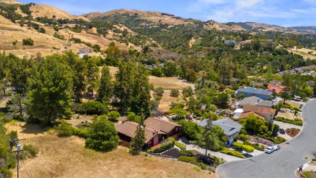 3668 El Grande Drive, San Jose CA: https://media.crmls.org/mediaz/242ab322-bff8-483e-b25c-6f480d378a2d.jpg