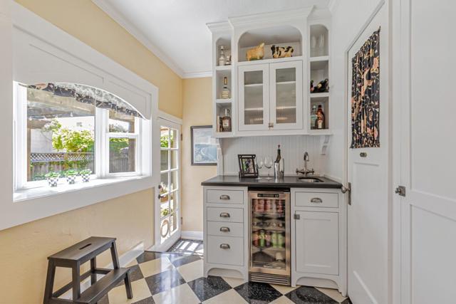 575 S 14th Street, San Jose CA: https://media.crmls.org/mediaz/242b0dcc-9828-4169-8aa0-27be3ef98e88.jpg