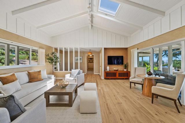 33 Aqua View Drive, Watsonville CA: https://media.crmls.org/mediaz/242b7671-4364-432c-b0f6-15d4d7bae25e.jpg