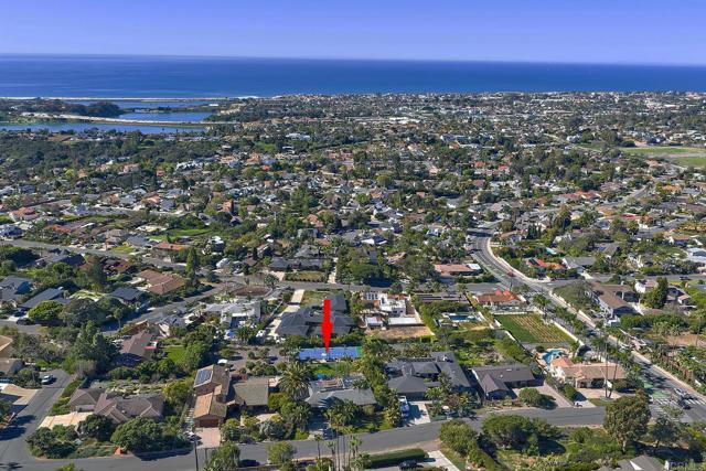 Detail Gallery Image 2 of 35 For 4135 Skyline Rd, Carlsbad,  CA 92008 - 4 Beds | 4/1 Baths