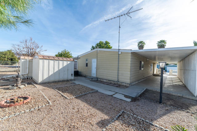 43378 Nola Street, Hemet CA: https://media.crmls.org/mediaz/242bc77d-a2d2-495e-b4a5-6f88b1d4c6db.jpg