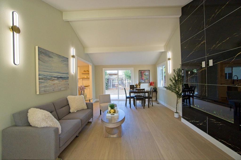 242Bfcfd 5E67 4C0F Abf1 5A2D9Ae165Cb 19251 Phil Lane, Cupertino, Ca 95014 &Lt;Span Style='BackgroundColor:transparent;Padding:0Px;'&Gt; &Lt;Small&Gt; &Lt;I&Gt; &Lt;/I&Gt; &Lt;/Small&Gt;&Lt;/Span&Gt;