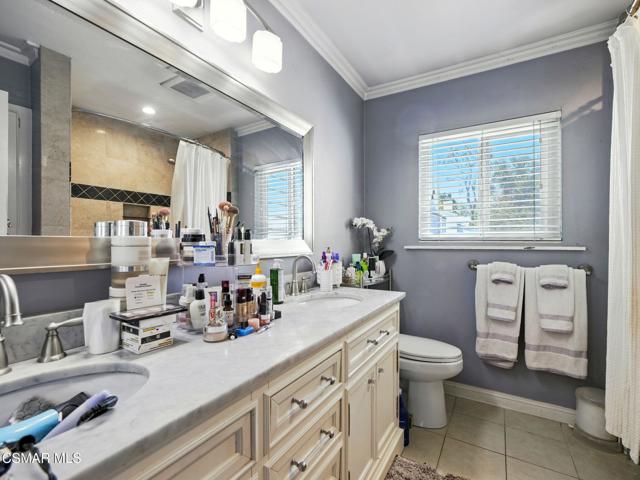 1206 S Westlake Boulevard, Westlake Village CA: https://media.crmls.org/mediaz/242c947e-5044-42c3-a246-46980a945fc8.jpg