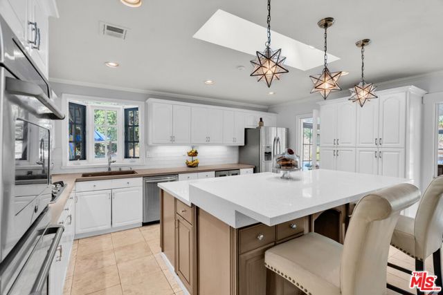 7170 Deveron Ridge Road, West Hills CA: https://media.crmls.org/mediaz/242cf584-904c-416b-bf13-add3faf957ec.jpg