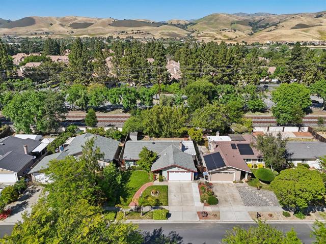 7060 Avenida Rotella, San Jose CA: https://media.crmls.org/mediaz/242d2ffd-9bce-4318-aff4-0e51e4b7ab4e.jpg