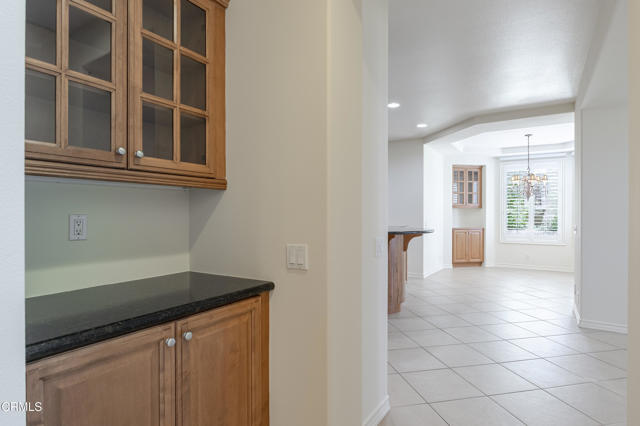3911 Lilac Canyon Lane, Altadena CA: https://media.crmls.org/mediaz/242dab22-6681-4ab6-834b-df2efc338a22.jpg