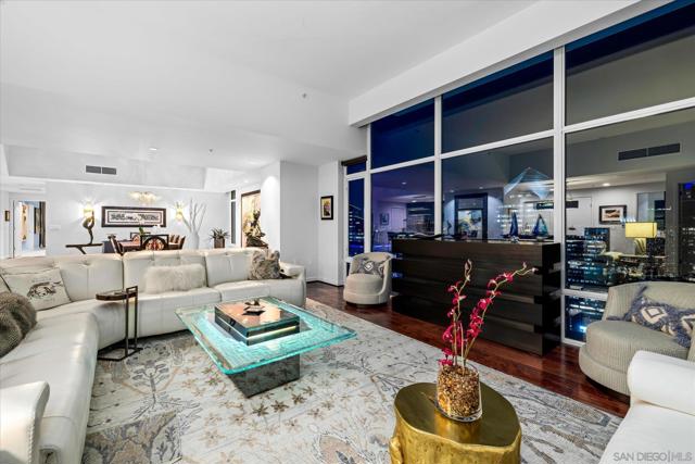 Image 12 of 60 For 1262 Kettner Blvd  3202