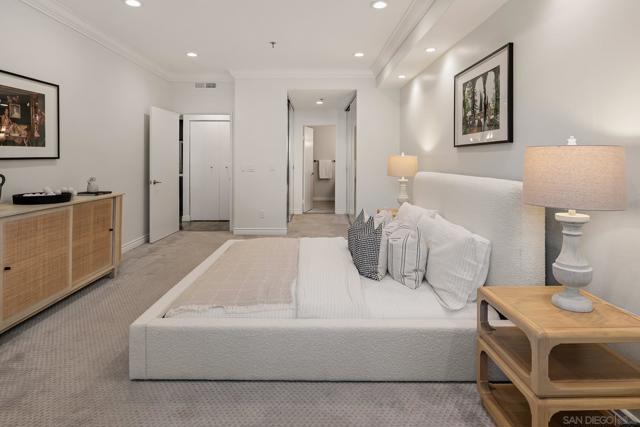 2445 Brant St, San Diego CA: https://media.crmls.org/mediaz/242e0e6b-c878-4bdb-8e95-cd215a3bc4a5.jpg