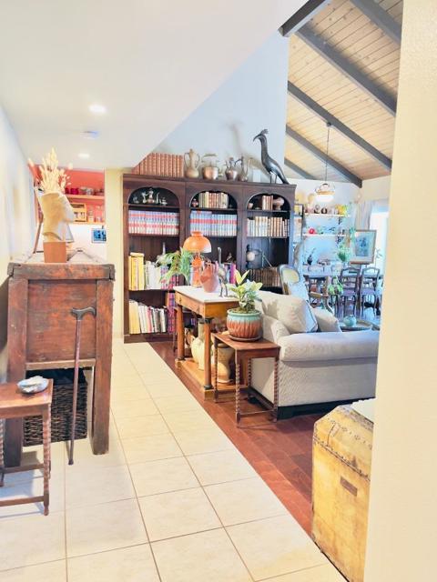 1561 Valdez Circle, Salinas CA: https://media.crmls.org/mediaz/242e3e09-3a35-4b98-a28f-4e042195fed5.jpg