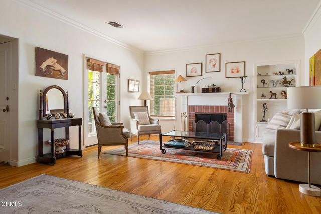 394 S Bonnie Avenue, Pasadena CA: https://media.crmls.org/mediaz/242e5643-717e-4f24-a518-7e75a2317230.jpg