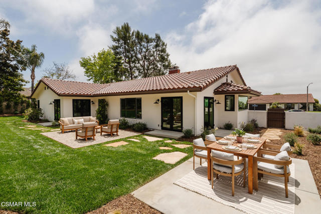 1207 Westridge Drive, Ventura CA: https://media.crmls.org/mediaz/242e690e-3af8-4f14-b0f1-5963391b28ca.jpg