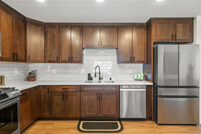 9480 Avenida Acero, Spring Valley CA: https://media.crmls.org/mediaz/242e7ea8-6b82-42ea-8da1-f298717de68a.jpg