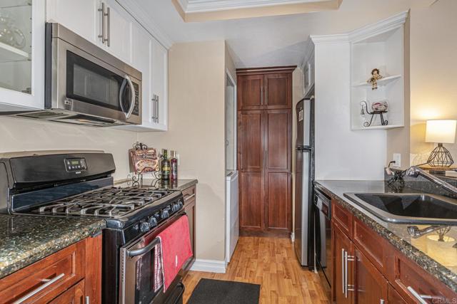 Detail Gallery Image 6 of 36 For 2946 Alanwood Ct, Spring Valley,  CA 91978 - 2 Beds | 2 Baths