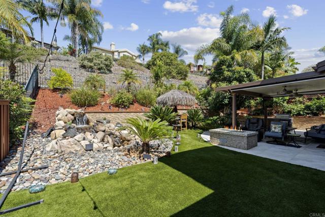 3461 Rich Field Drive, Carlsbad CA: https://media.crmls.org/mediaz/242fd657-f4ca-4dd7-87e7-762bc0c89b42.jpg
