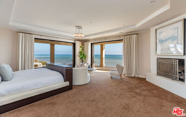 22368 Pacific Coast Highway, Malibu CA: https://media.crmls.org/mediaz/242fef49-9811-47a4-9629-567c8002098d.jpg