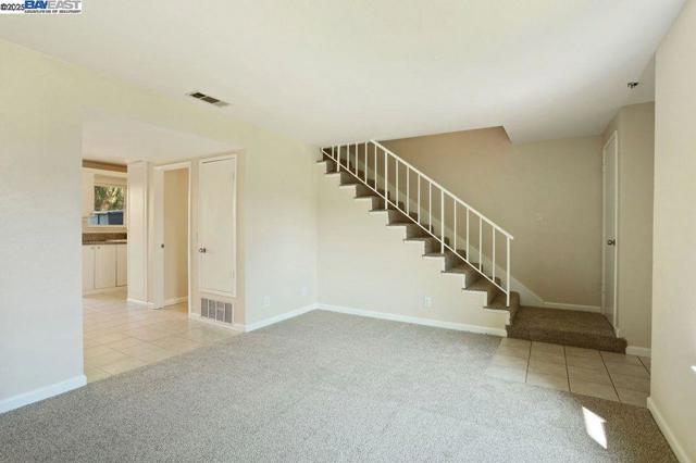 1048 Spring Valley Cmn, Livermore CA: https://media.crmls.org/mediaz/24300cf5-5187-41d3-906c-0663ec2232c5.jpg