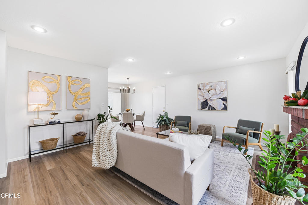 MLS #V1-33412 image #3