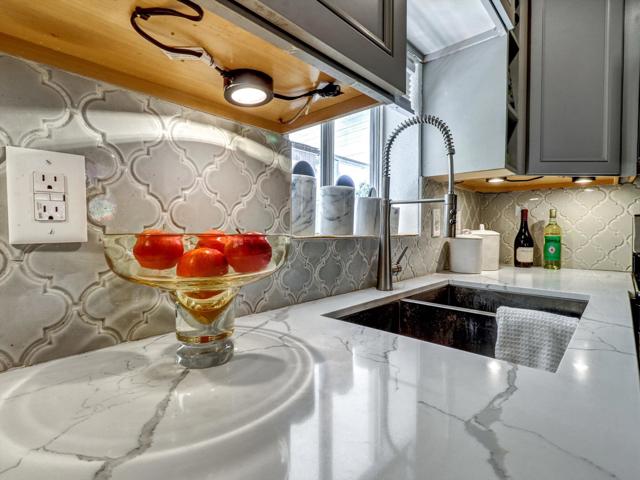 7 Ocotillo Lane, Palm Desert CA: https://media.crmls.org/mediaz/2431078a-b55f-4a7f-bab0-306bf5c01b47.jpg