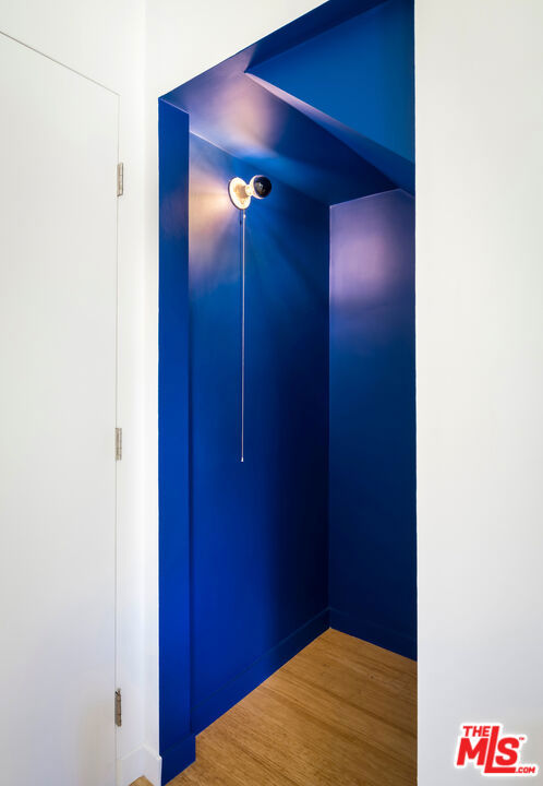https://media.crmls.org/mediaz/24316068-665d-42e4-9b09-9cff09c40f0a.jpg?preset=X-Large