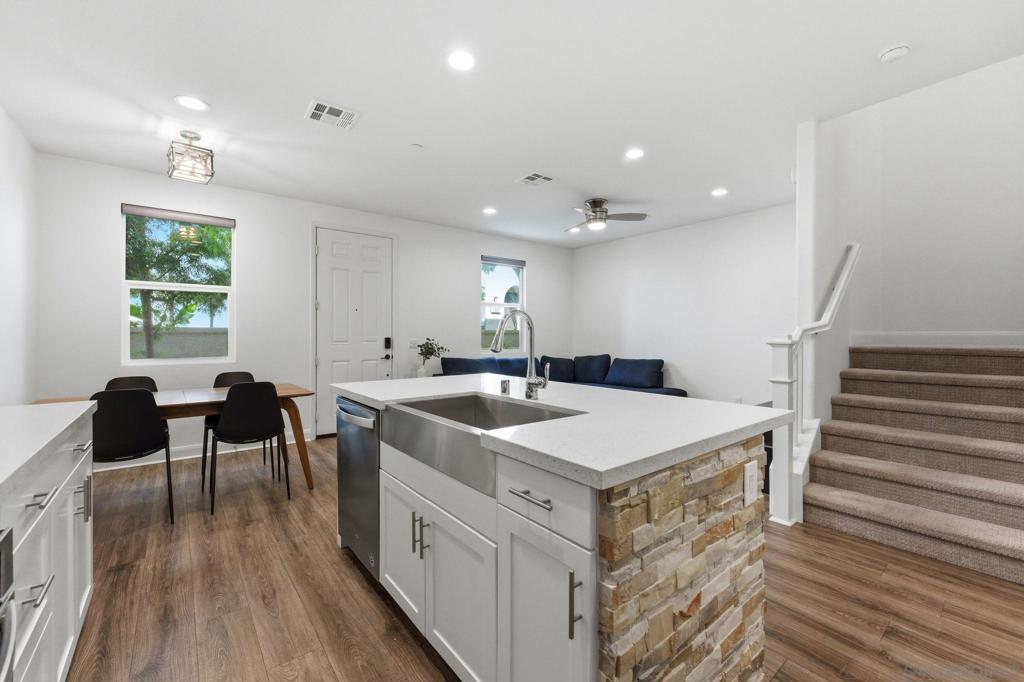 2464 Solara Lane - photo 9