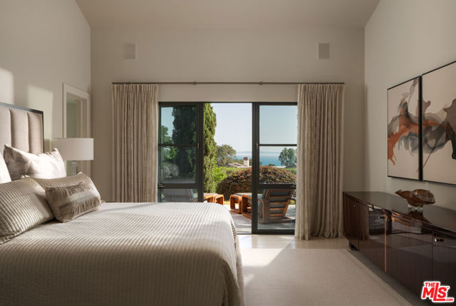 796 Hot Springs Road, Montecito CA: https://media.crmls.org/mediaz/243251f2-a6e4-487b-b306-3f47e1b5b8f7.jpg