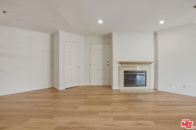 675 Oak Run Trail, Oak Park CA: https://media.crmls.org/mediaz/24325e29-5a36-44b1-a8d7-cbe5c67dbecb.jpg
