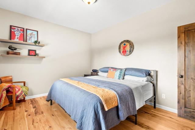 24101 Mountain Charlie Road, Los Gatos CA: https://media.crmls.org/mediaz/2432817c-e011-4dd5-9de0-8d118bfb7ff7.jpg