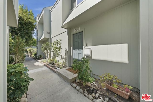 2520 Arizona Avenue, 8 photo 27