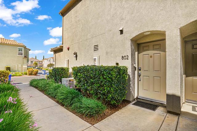 802 Azalea Ave, San Marcos CA: https://media.crmls.org/mediaz/2432ec86-d49c-4834-9059-c7fc3912cd10.jpg
