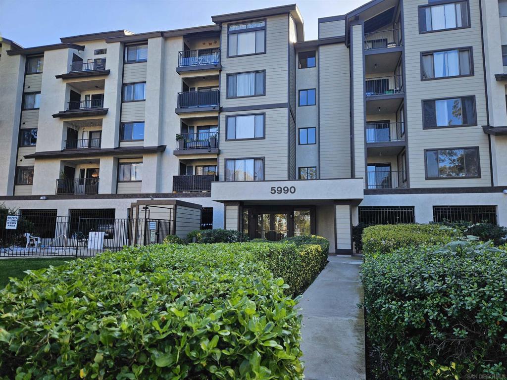 5990 Dandridge