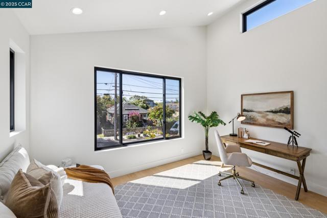 1270 64th St, Emeryville CA: https://media.crmls.org/mediaz/2434224c-7948-480a-b916-d341c854a5ba.jpg