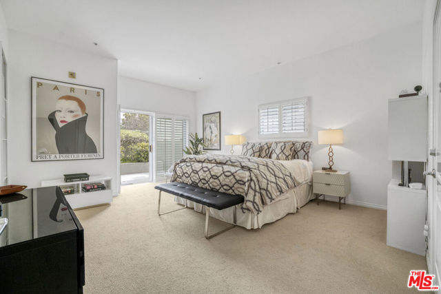 1706 Colby Avenue, Los Angeles CA: https://media.crmls.org/mediaz/24343b1e-c03c-4786-a634-4d3e7af0dd85.jpg