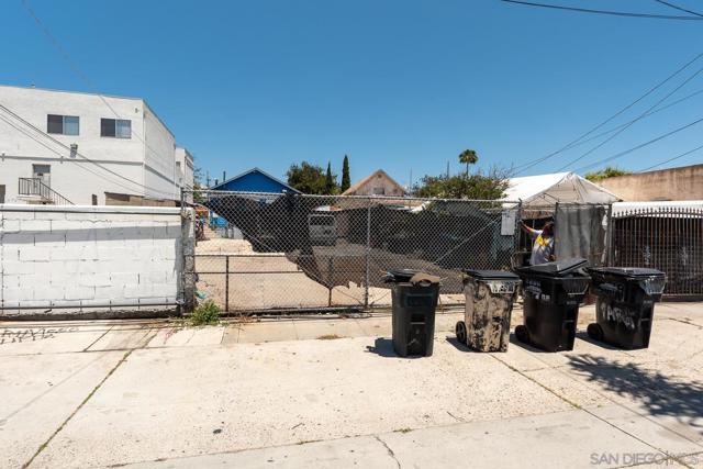 3119 Market St, San Diego CA: https://media.crmls.org/mediaz/24347300-4082-42f4-bc3e-06bcdc53bd9c.jpg