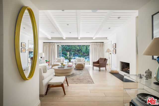 1801 San Ysidro Drive, Beverly Hills CA: https://media.crmls.org/mediaz/2434a93e-28aa-4cd0-82a9-c218e219f03b.jpg