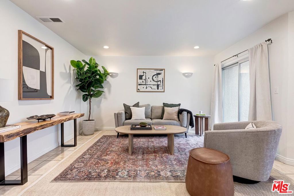 7651 Reseda Boulevard #3T