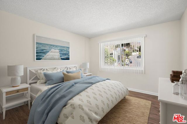 18002 Coastline Drive, Malibu CA: https://media.crmls.org/mediaz/2435c8bc-f1a1-4da8-ac25-28b2121f3872.jpg