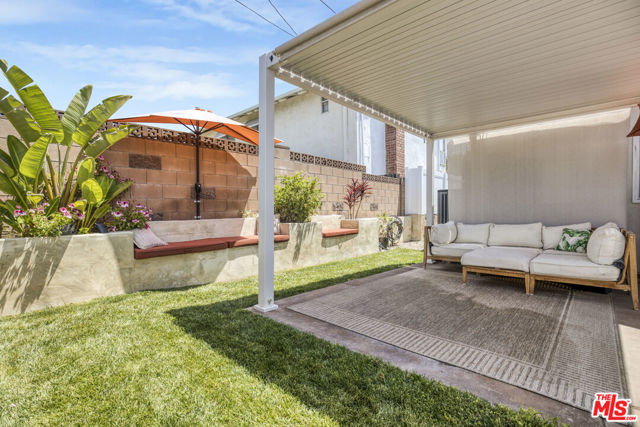 2735 Beth Place, Simi Valley CA: https://media.crmls.org/mediaz/2435dc87-b1b3-42cd-9519-4233d0ca7ffc.jpg