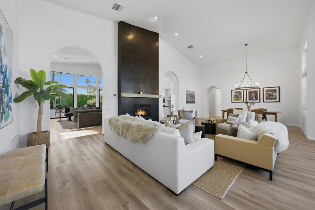 MLS #219138323DA image #2