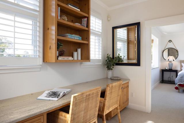 4840 Cliff Drive, Capitola CA: https://media.crmls.org/mediaz/2436a5db-882c-440a-8b4e-d78ed99afd91.jpg