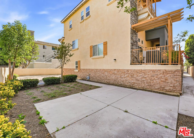 Image 6 of 11 For 670 Magnolia Avenue