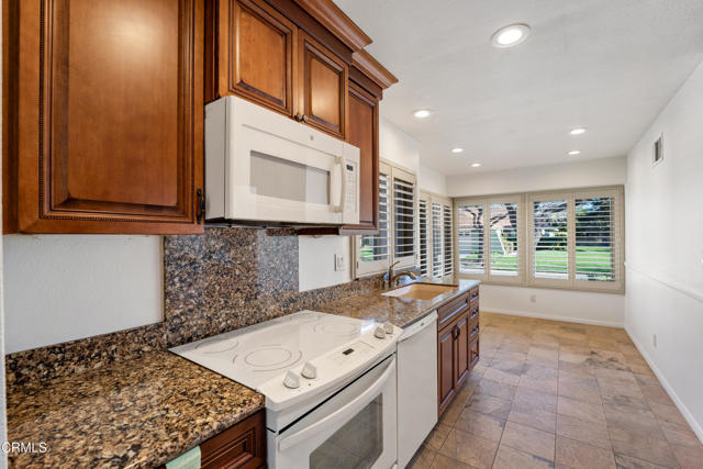 Detail Gallery Image 13 of 46 For 7115 Village 7, Camarillo,  CA 93012 - 2 Beds | 2 Baths