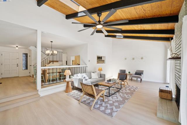 1230 Ballena Blvd, Alameda CA: https://media.crmls.org/mediaz/2438541d-6560-4512-a0c8-ad0dfb973ec7.jpg