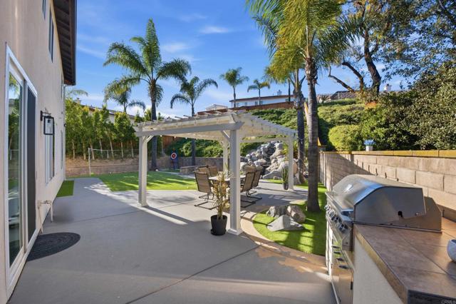 Detail Gallery Image 14 of 20 For 2639 El Granada Rd, Chula Vista,  CA 91914 - 6 Beds | 4 Baths