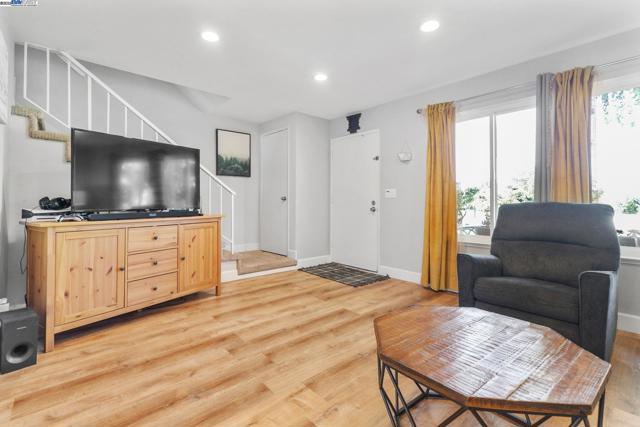 1479 Spring Valley Cmn, Livermore CA: https://media.crmls.org/mediaz/2438bdc8-b9f2-413c-9644-bdb2b5a95abd.jpg