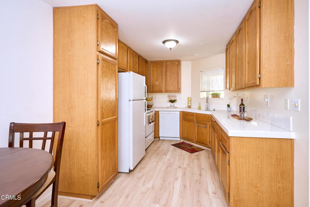 Detail Gallery Image 18 of 59 For 2713 Antonio Dr #110,  Camarillo,  CA 93010 - 2 Beds | 2 Baths