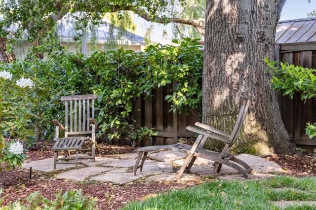 2031 Farndon Avenue, Los Altos CA: https://media.crmls.org/mediaz/2438ca1a-581d-4ad8-b37c-a5754435dffc.jpg