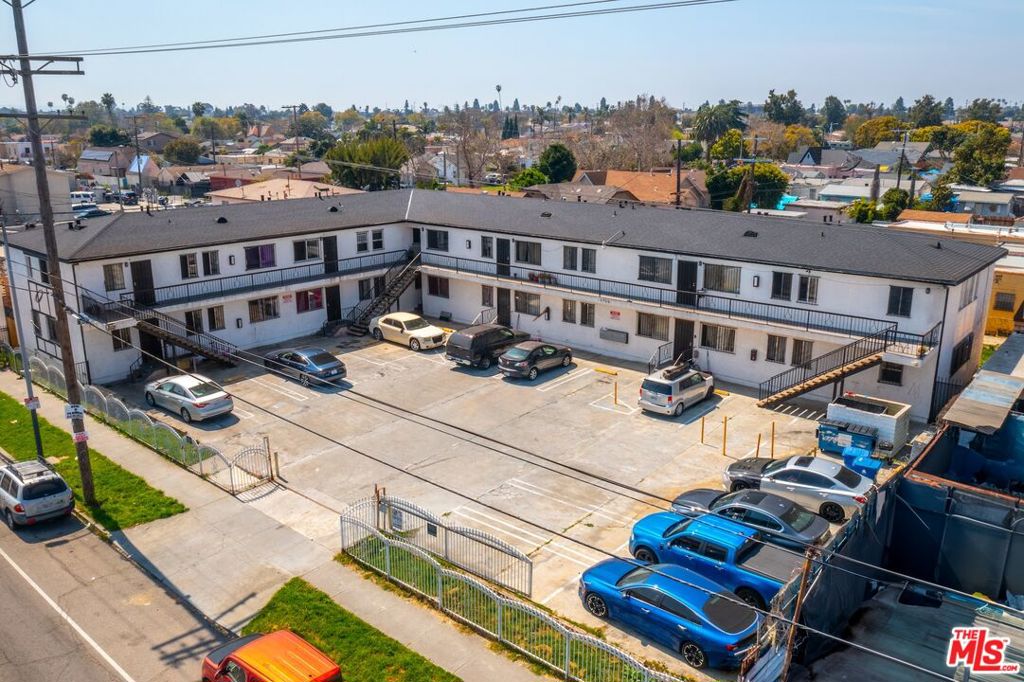 10705 S Figueroa Street #7