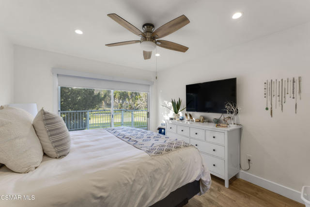 5757 Lake Lindero Drive, Agoura Hills CA: https://media.crmls.org/mediaz/2438f5ae-749e-41f4-b9eb-1569b72578b4.jpg